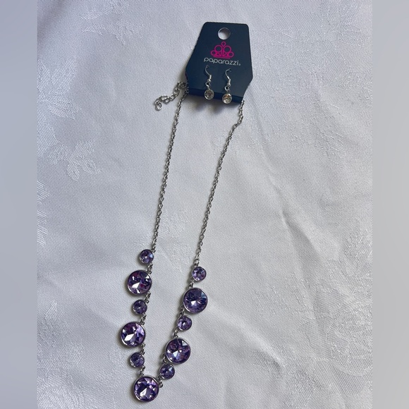 Purple rheistones silver tone Necklace earrings set by Paparazzi 18"+3" - Picture 4 of 9